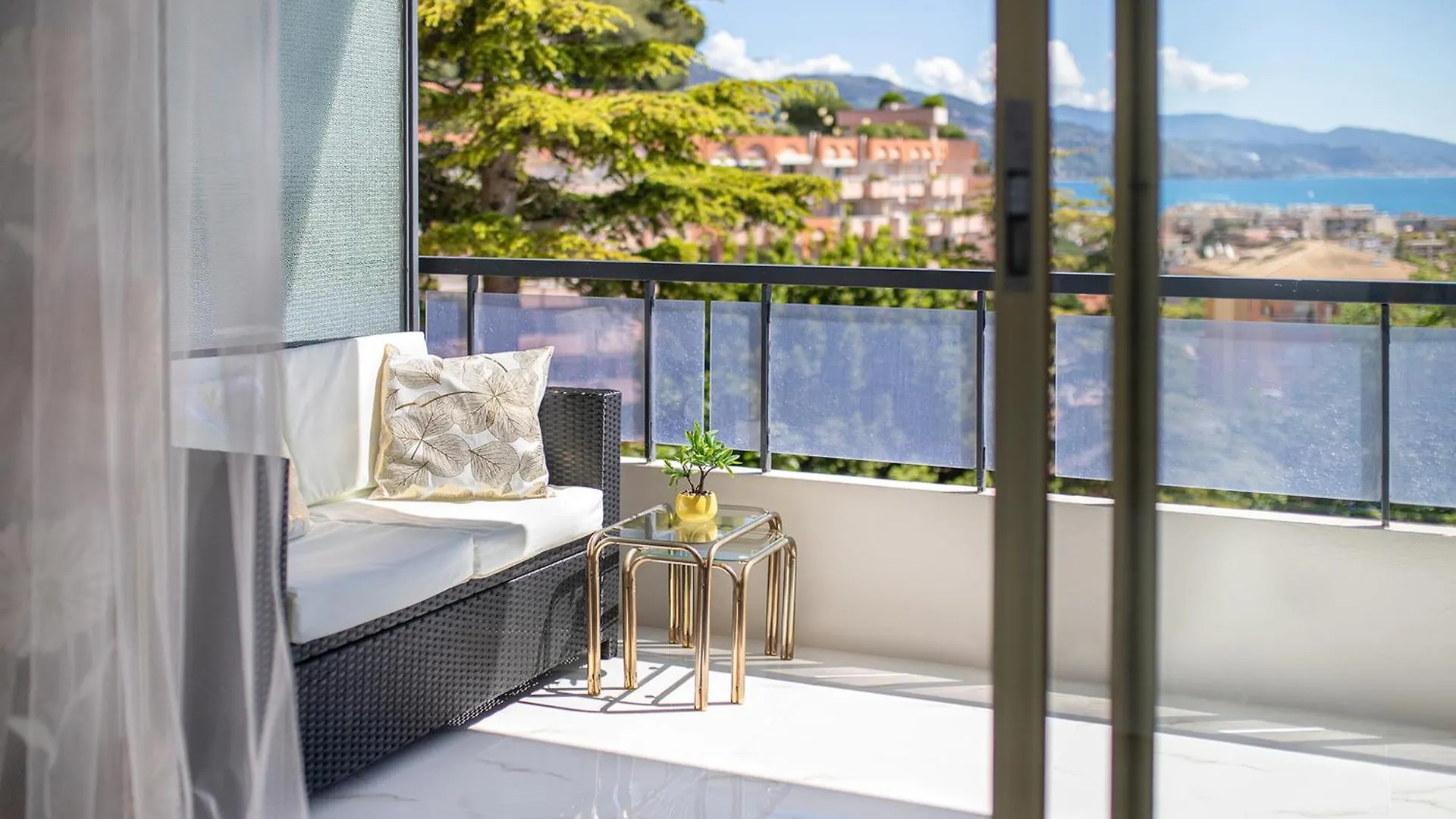 Magnifique Studio Limitrophe Monaco, Parking Prive ロクブリュヌ＝カップ＝マルタン フランス
